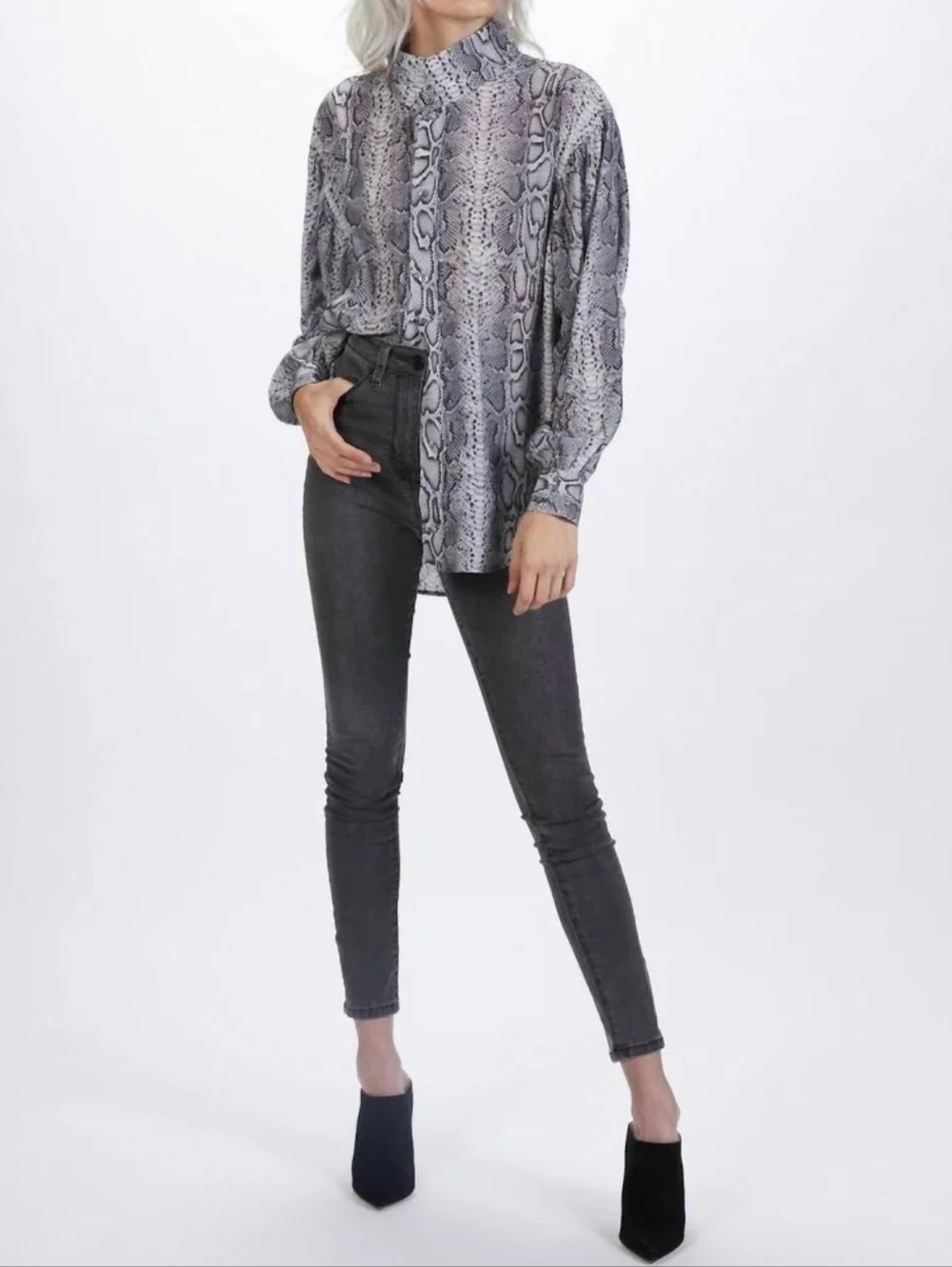 Smythe Poet Gray Snake Print Button Down Bishop Sleeve Blouse Size Small‎